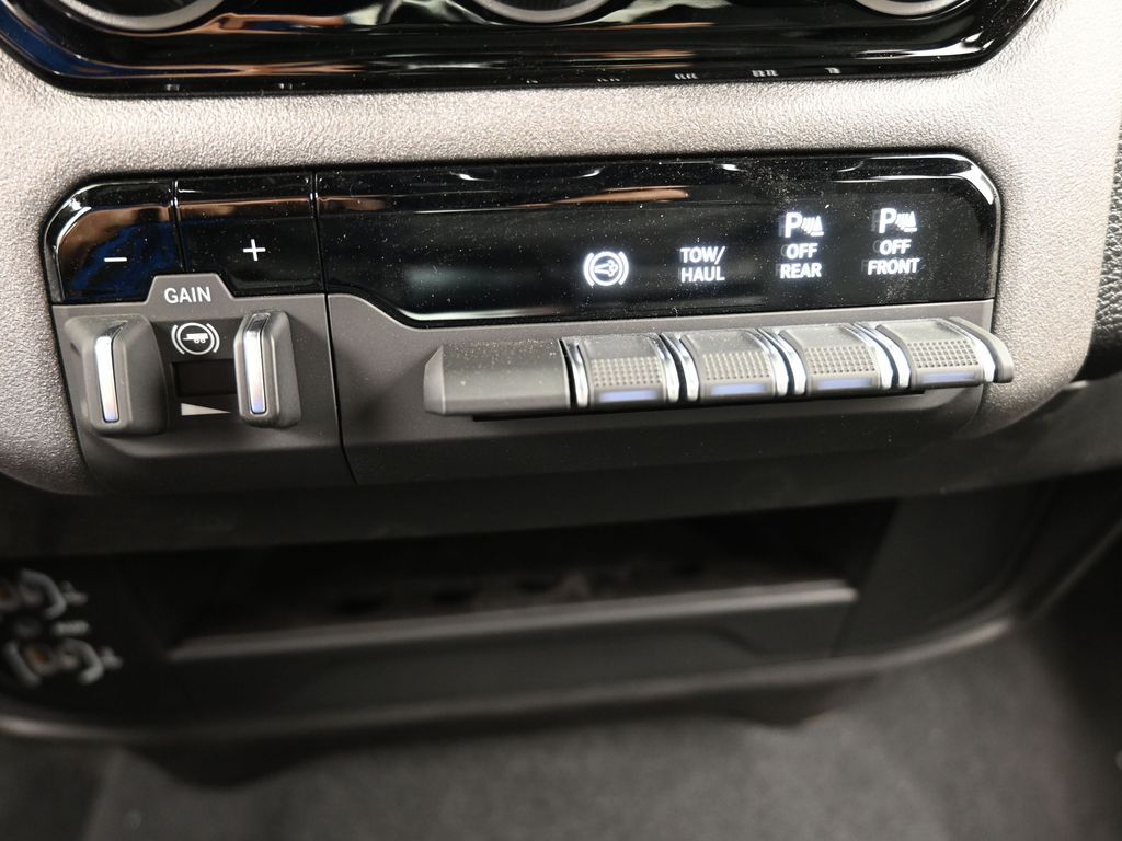 New 2026 Diamond Black Crystal Pearlcoat Ram Tradesman image 20