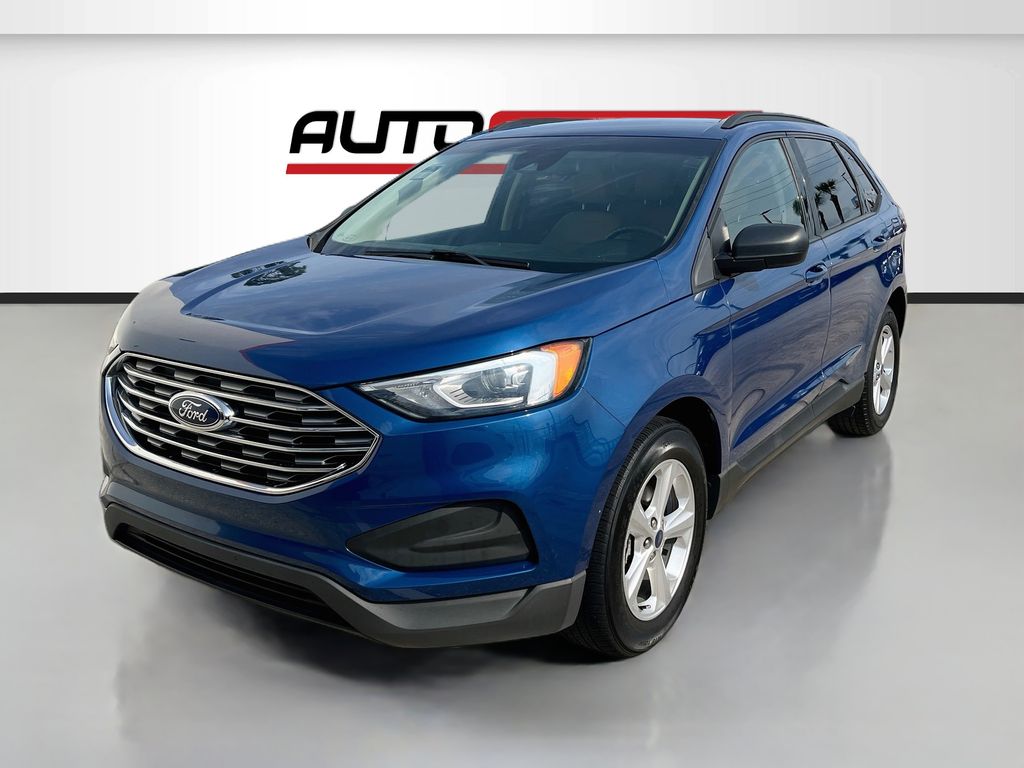 Used 2020 Blue Ford SE image 3