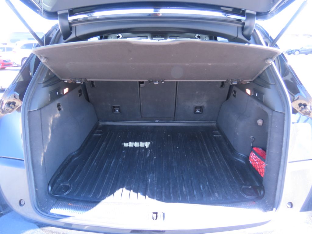 Thumbnail: 2015 Audi SQ5 - 12