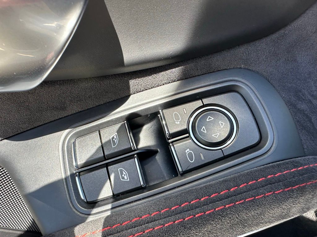 Thumbnail: 2018 Porsche 911 - 17