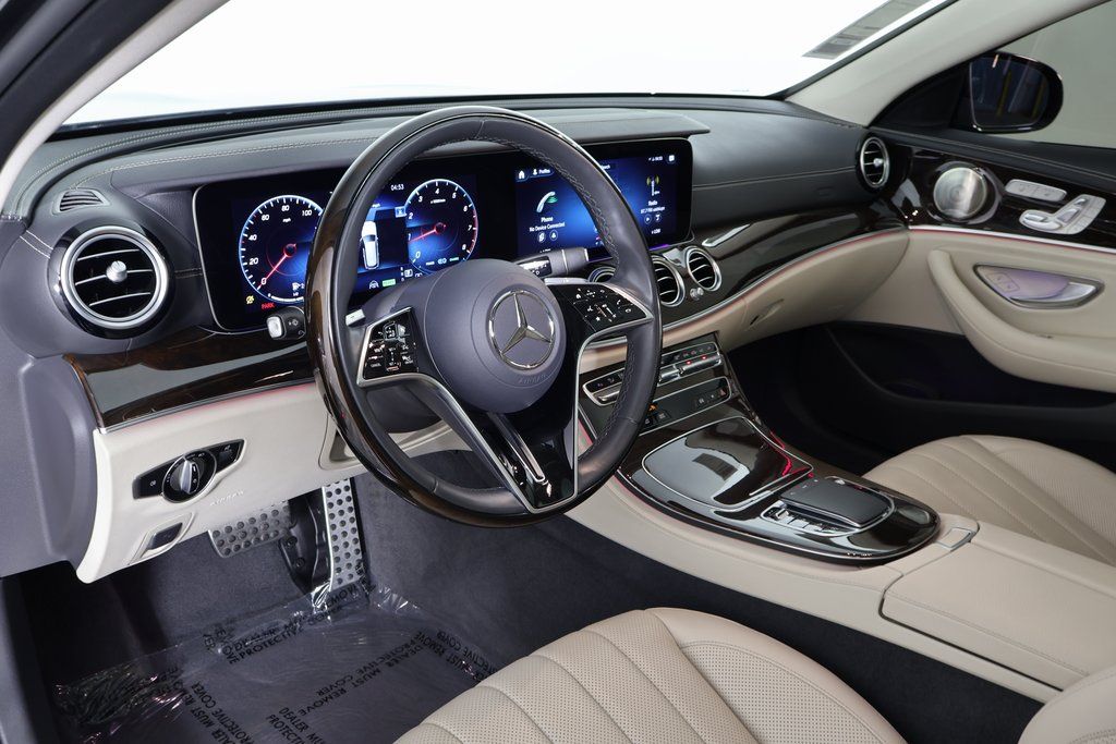 Thumbnail: 2022 Mercedes-Benz E-Class - 7