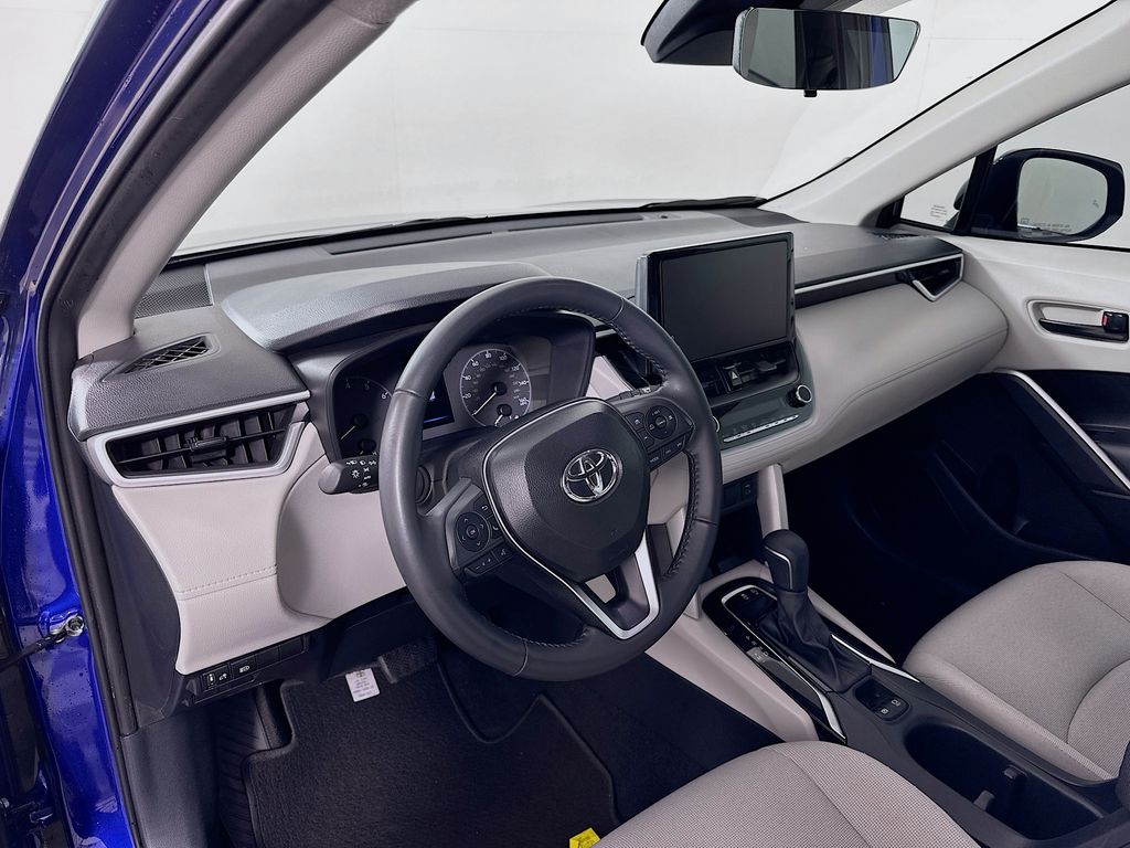 Thumbnail: 2025 Toyota Corolla Cross - 9