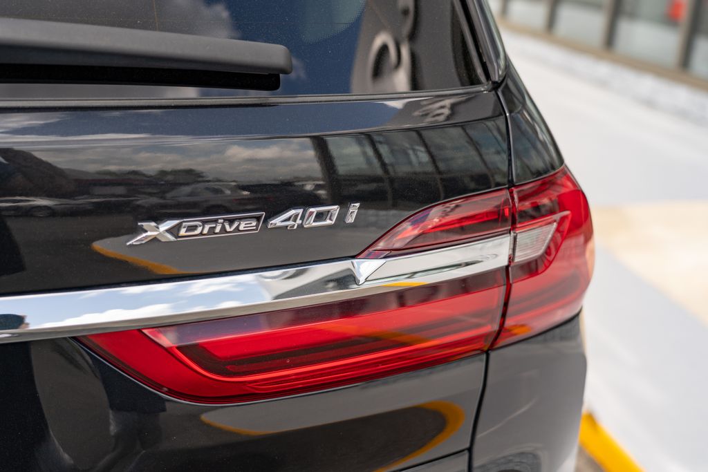 2022 BMW X7 xDrive40i photo