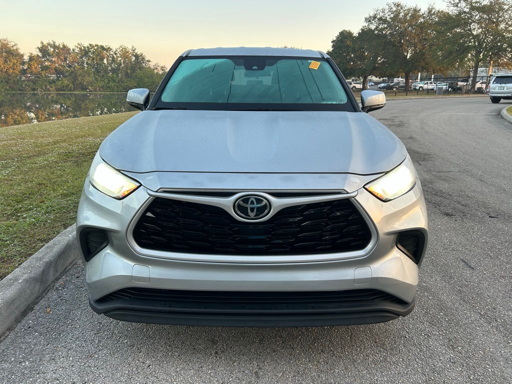 Thumbnail: 2021 Toyota Highlander - 8