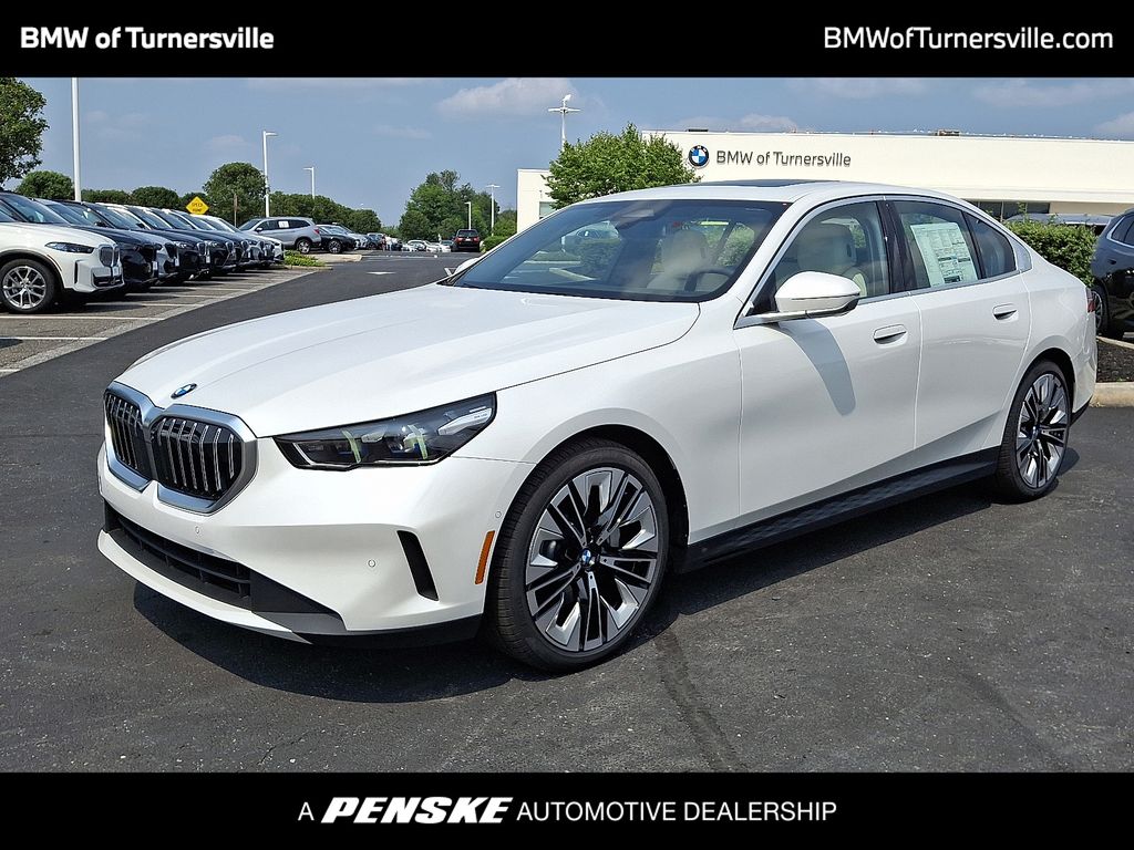 Thumbnail: 2026 BMW 5 Series - 1