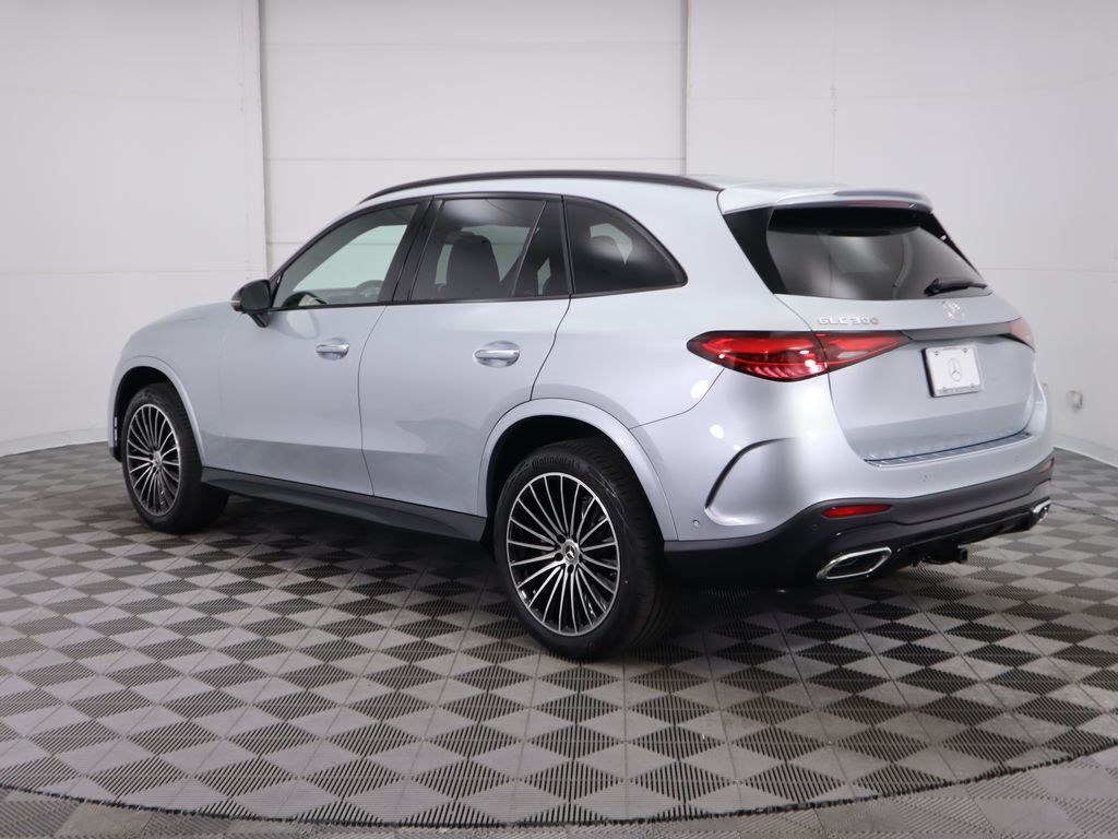 2024 Mercedes-Benz GLC 300 7
