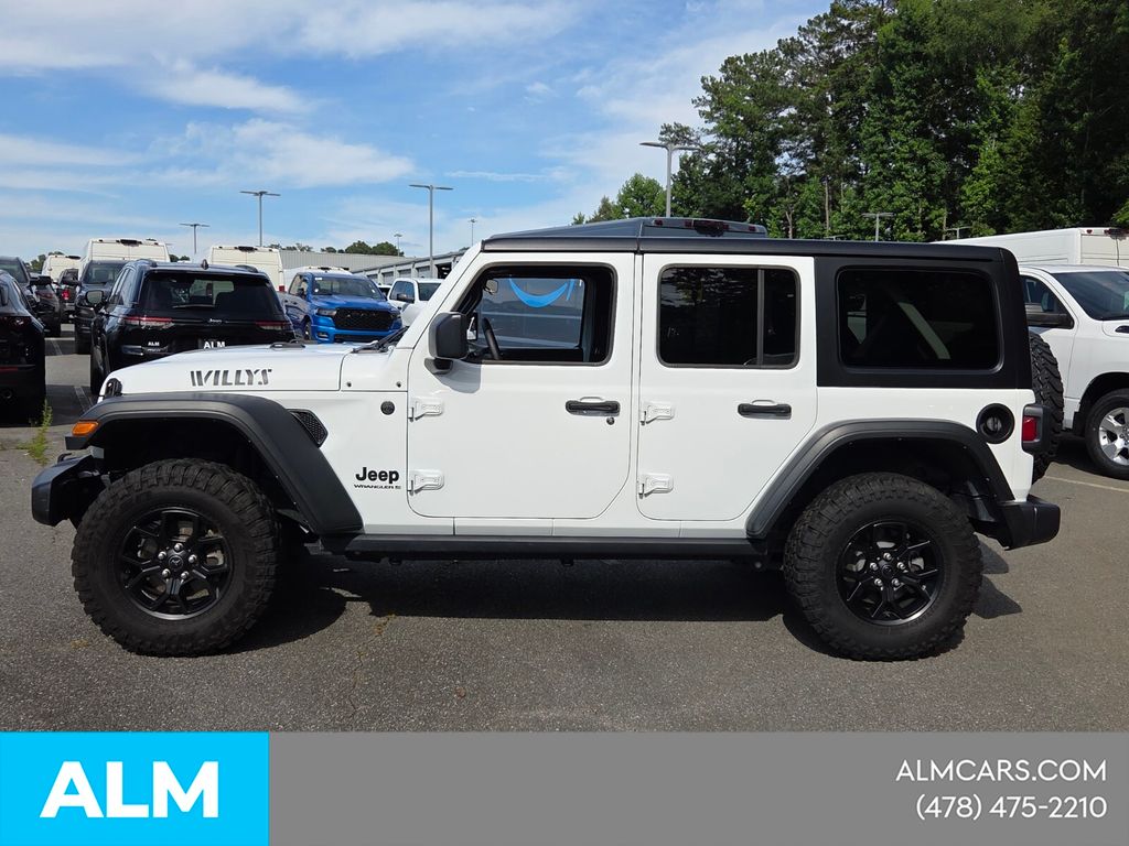 Used 2025 White Jeep Willys image 5