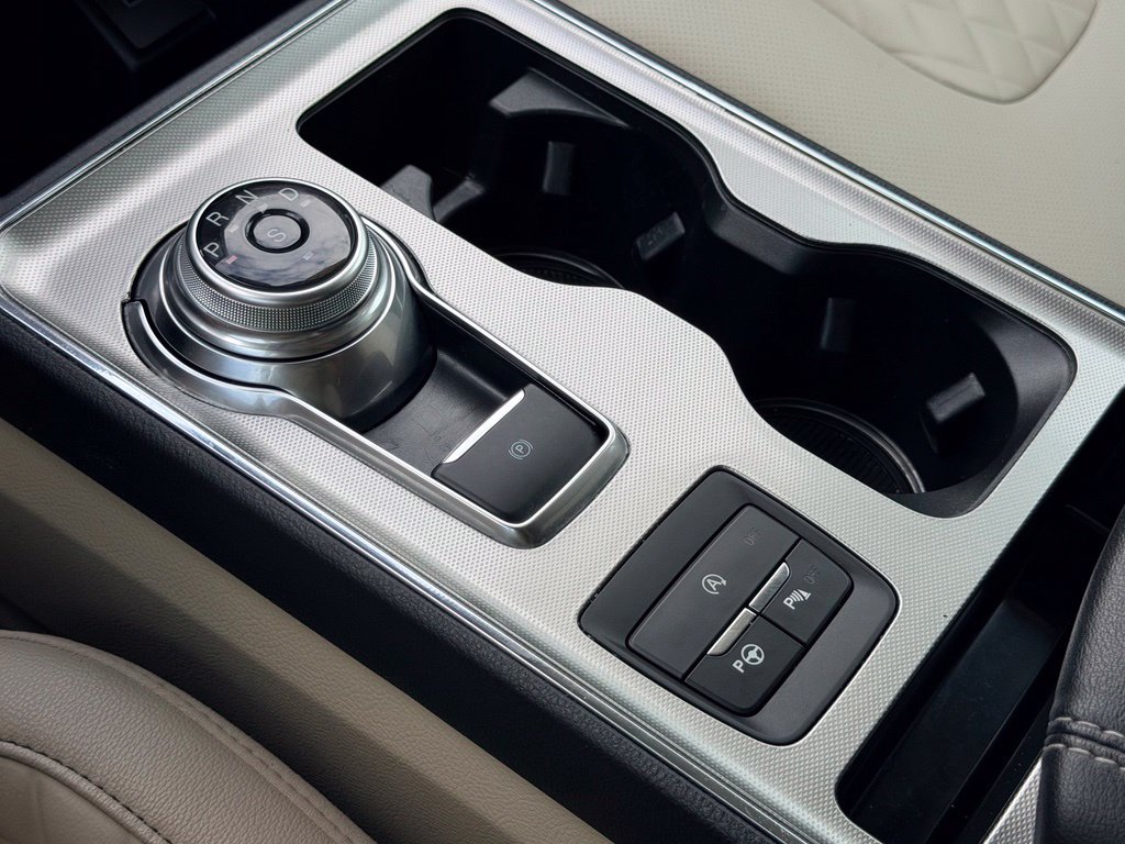 2024 Ford Edge Titanium Blue Metallic - Jim Hudson Acura - Image 26