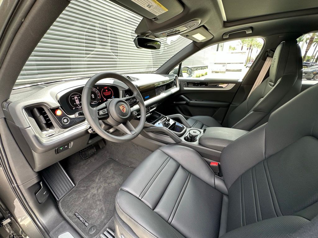 Thumbnail: 2025 Porsche Cayenne - 4
