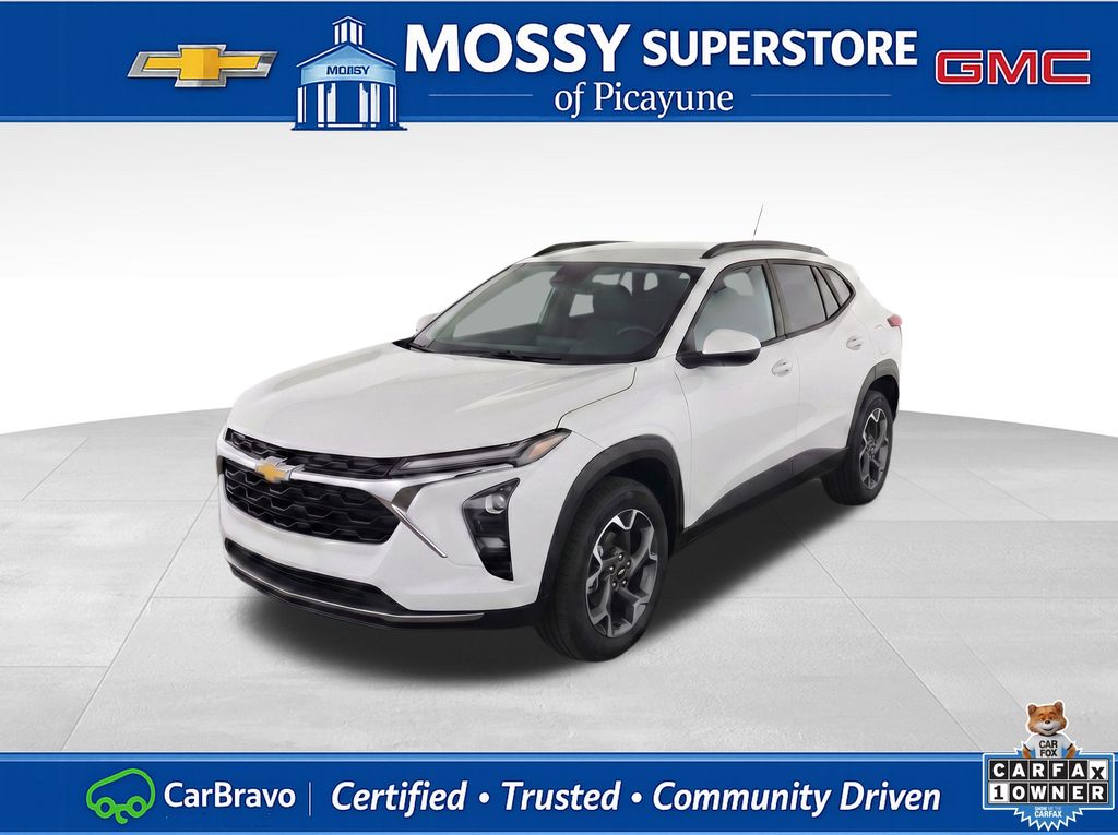 Summit White 2025 Chevrolet Trax LT FWD SUV / Crossover Front-Wheel Drive 6-Speed Automatic