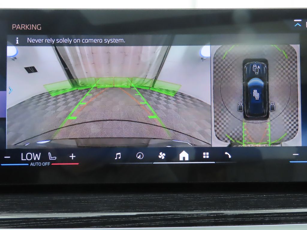 Thumbnail: 2026 BMW X5 - 16