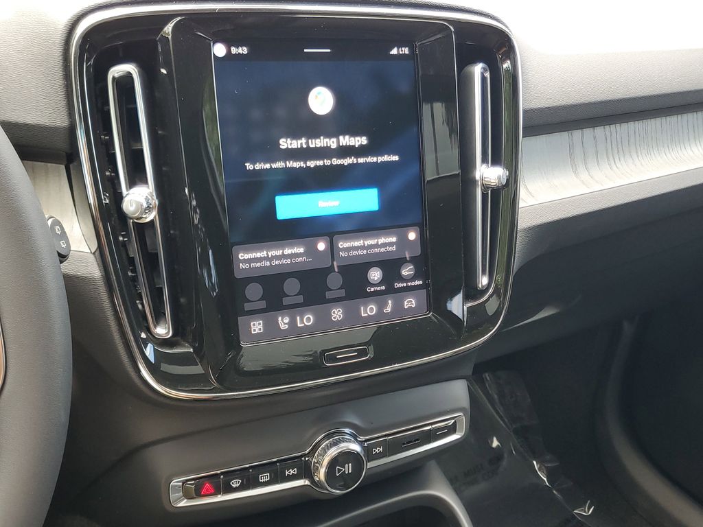 used 2024 Volvo XC40 car, priced at $27,899