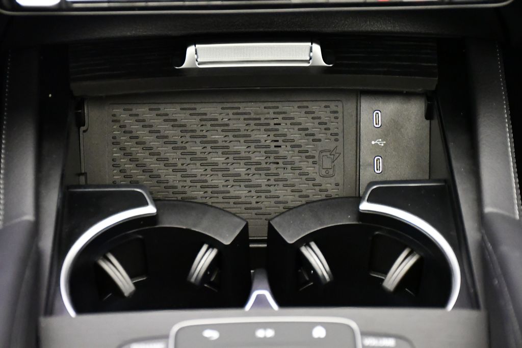 Thumbnail: 2026 Mercedes-Benz GLE - 30