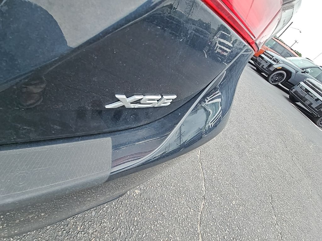 2022 Toyota Camry XSE photo 7
