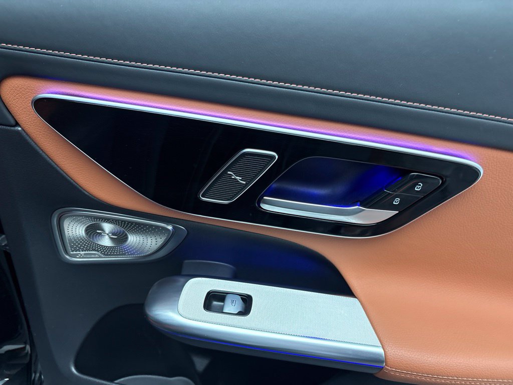 Thumbnail: 2023 Mercedes-Benz GLC - 28