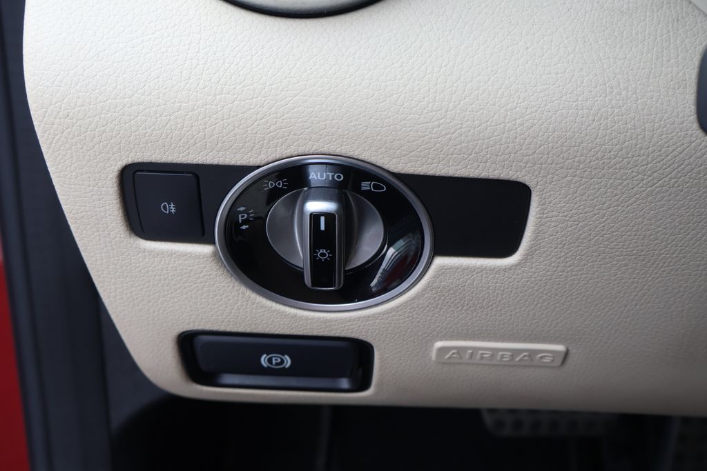 Thumbnail: 2016 Mercedes-Benz SLK - 17