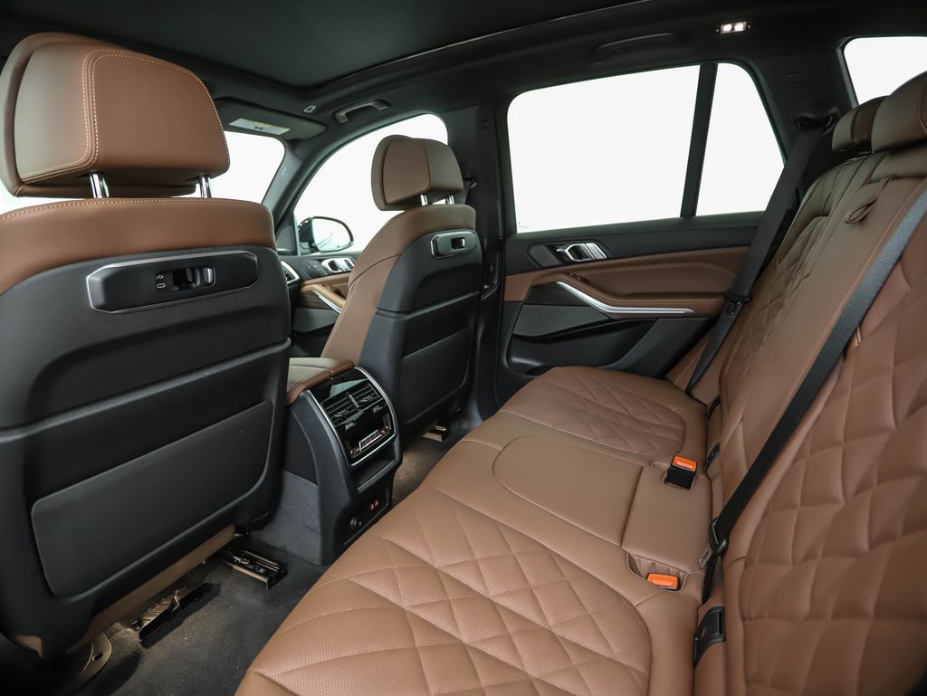 Thumbnail: 2026 BMW X5 - 21
