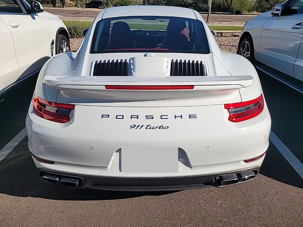 Thumbnail: 2018 Porsche 911 - 4