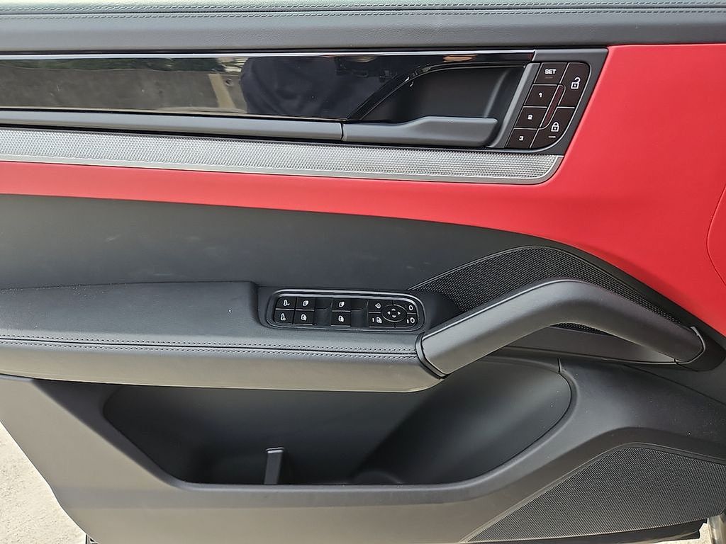 2024 Porsche Cayenne  12