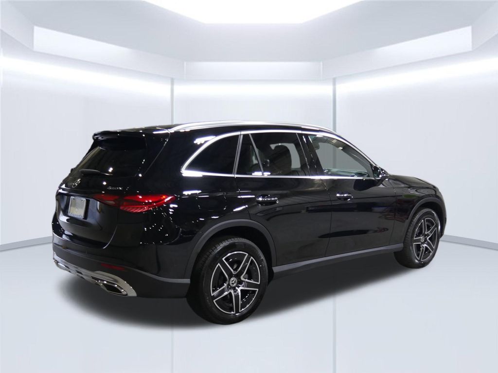 Thumbnail: 2026 Mercedes-Benz GLC - 5