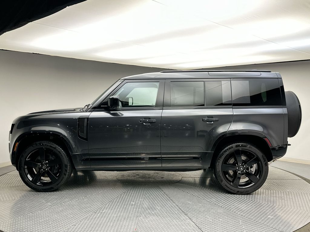 2025 Land Rover Defender 110 2