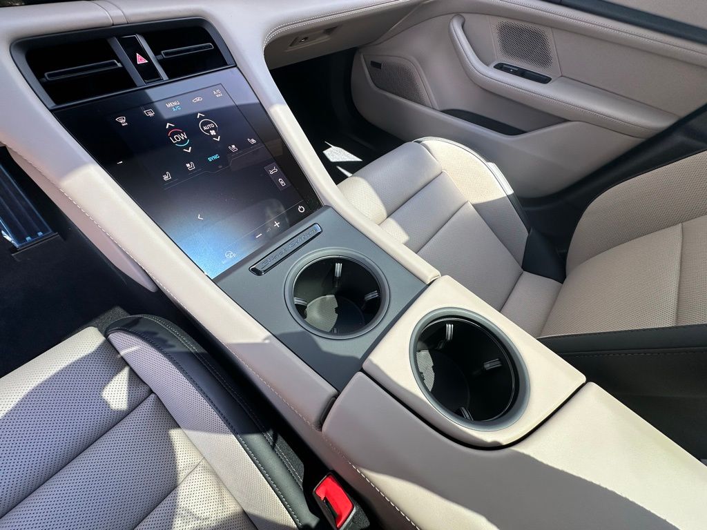 Thumbnail: 2026 Porsche Taycan - 29