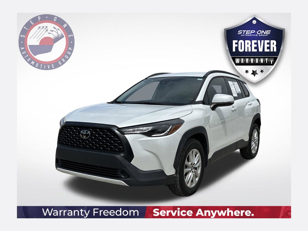 Pearl 2022 Toyota Corolla Cross LE FWD SUV / Crossover Front-Wheel Drive Continuously Variable Transmission
