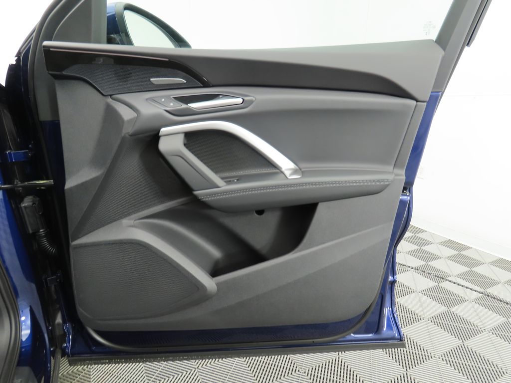 Thumbnail: 2025 Audi Q5 - 27