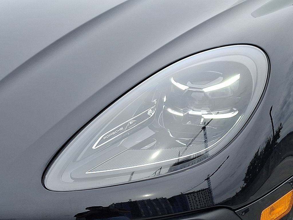 Thumbnail: 2025 Porsche Macan - 11
