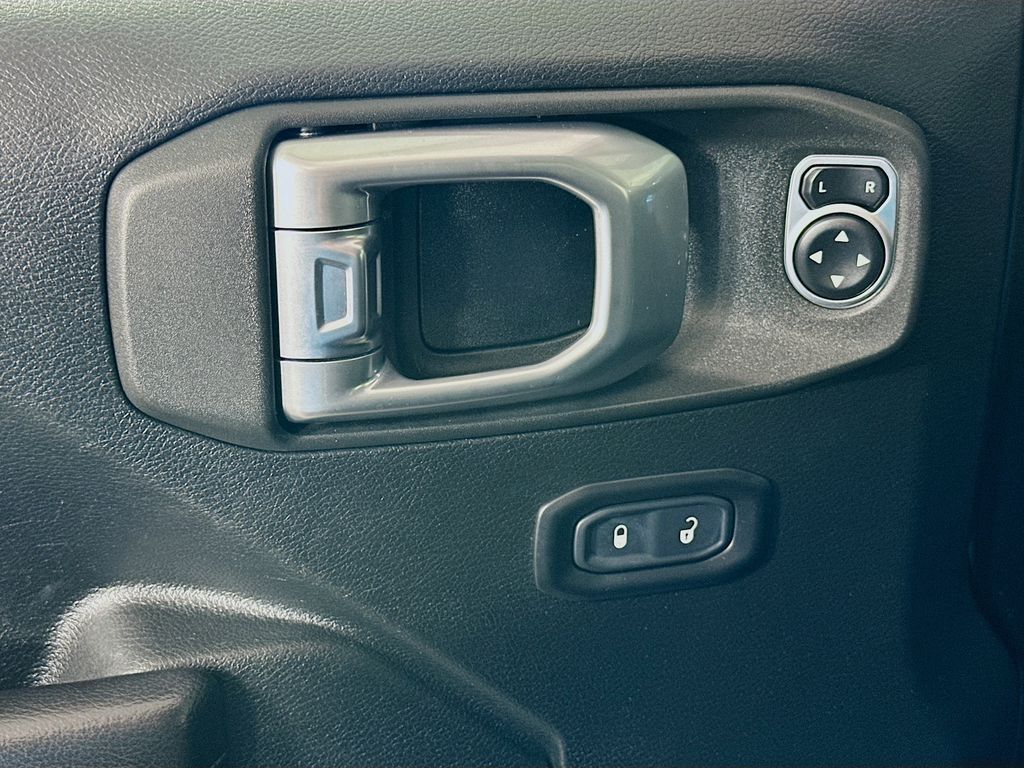 Thumbnail: 2020 Jeep Wrangler - 17