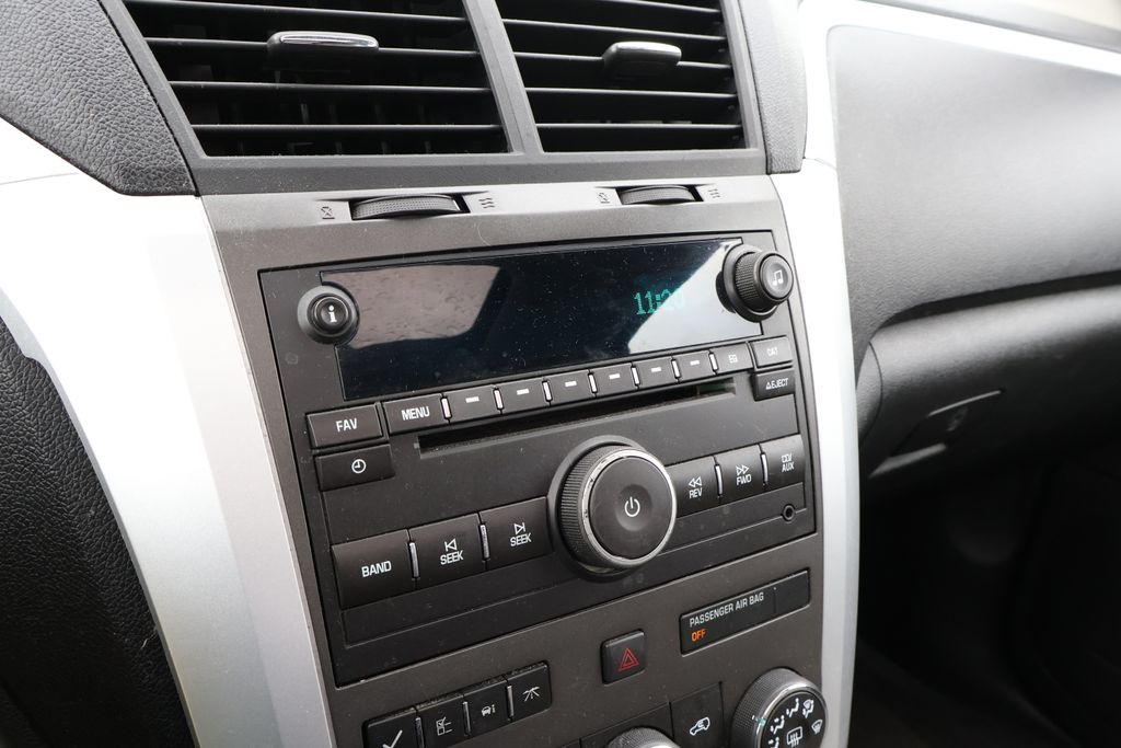 Thumbnail: 2011 Chevrolet Traverse - 24