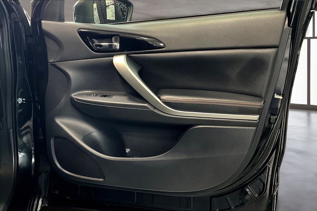 Used 2020 Black Mitsubishi SE image 25