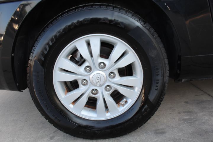 Used Car 2012 Kia Sedona  Lx For Sale Under $10,000 In Georgetown, Texas