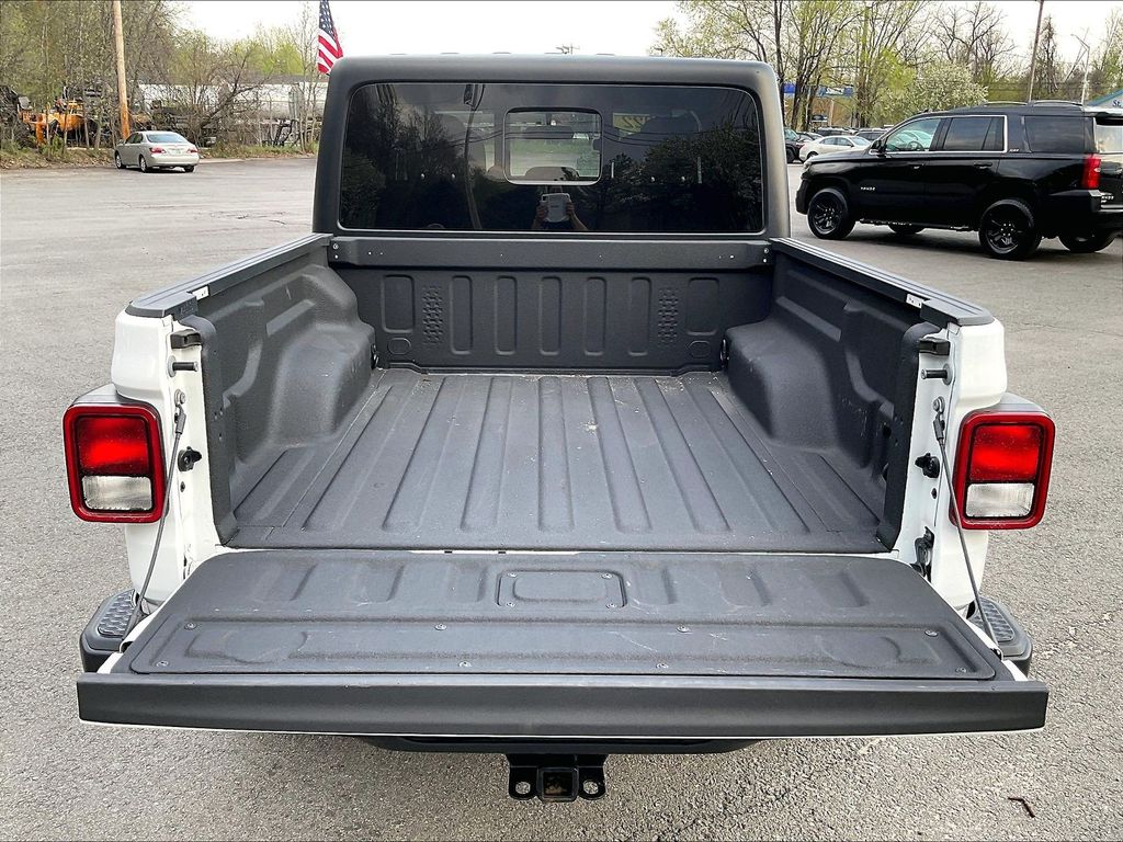 2022 Jeep Gladiator — photo 29