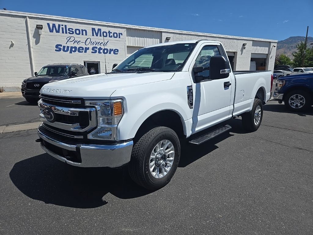 Oxford White 2022 Ford F-350 Super Duty Pickup Truck Four-Wheel Drive Automatic
