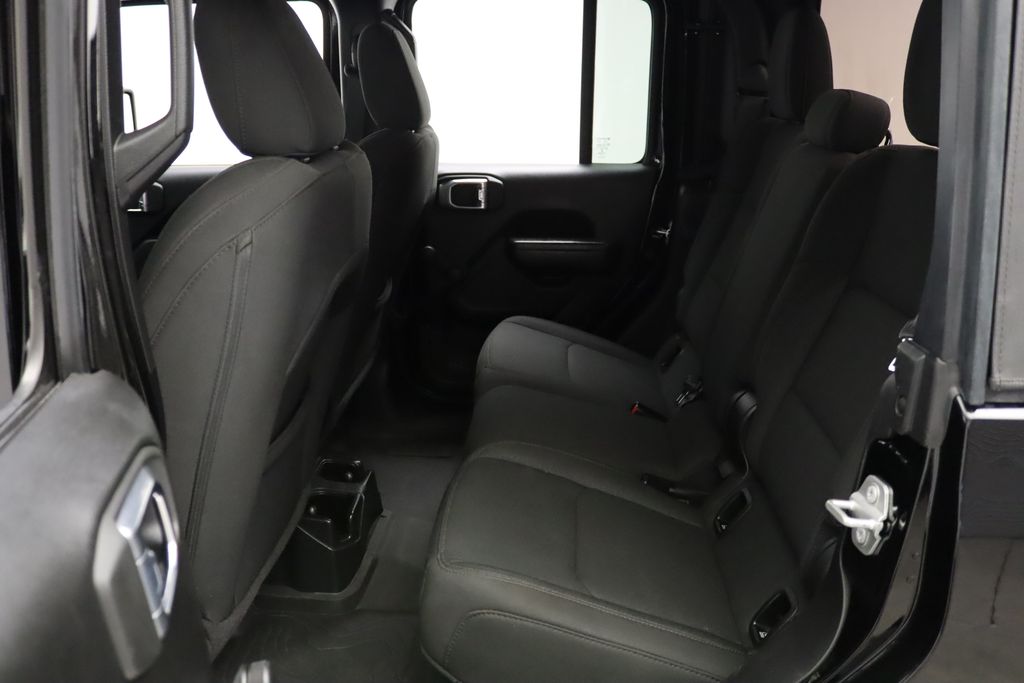 Thumbnail: 2023 Jeep Gladiator - 19