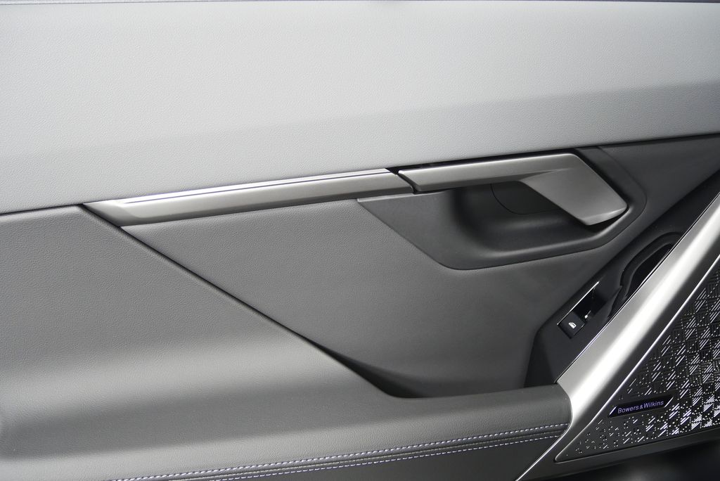 Thumbnail: 2026 BMW 5 Series - 14
