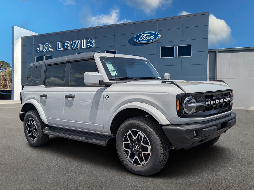2026 Ford Bronco Outer Banks 4x4's photo