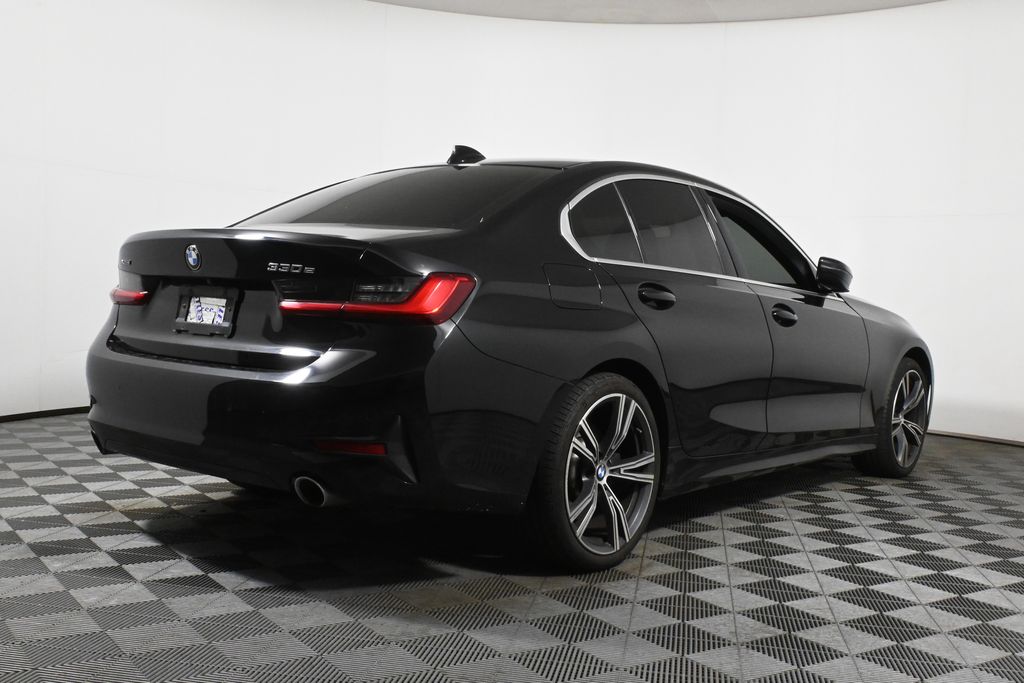 Thumbnail: 2021 BMW 3 Series - 6