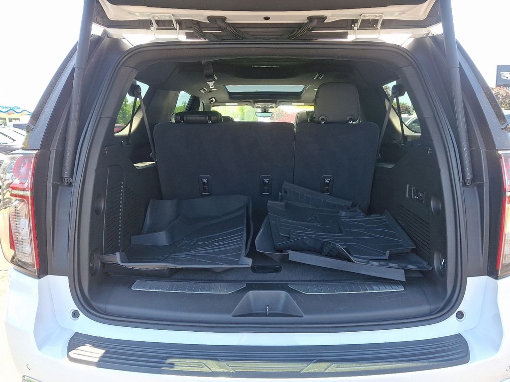 2021 Chevrolet Suburban High Country 32