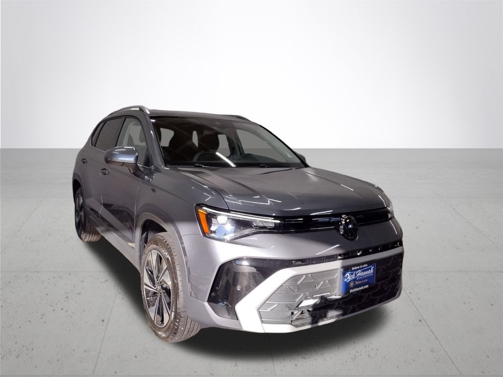 2025 Volkswagen Taos SE photo 4