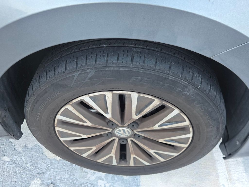 2019 Volkswagen Jetta - $12,624