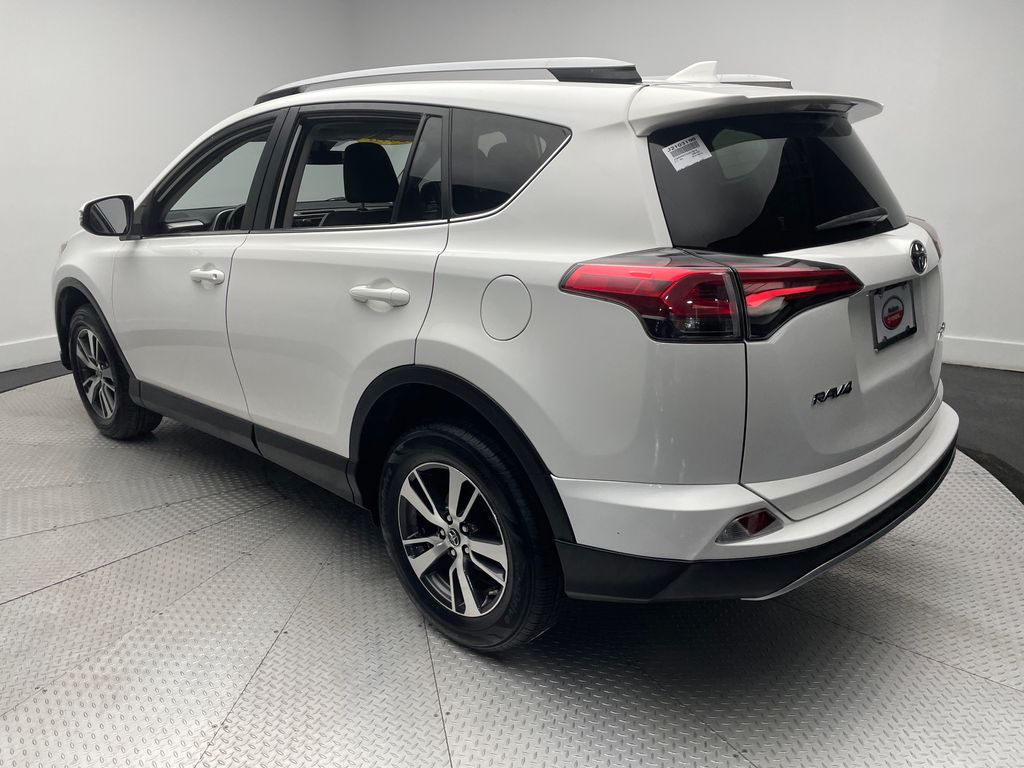 Thumbnail: 2018 Toyota RAV4 - 7