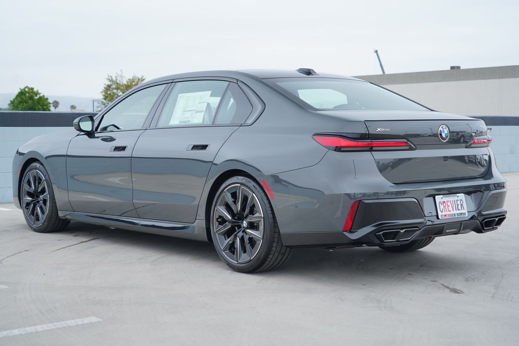 Thumbnail: 2026 BMW 7 Series - 7