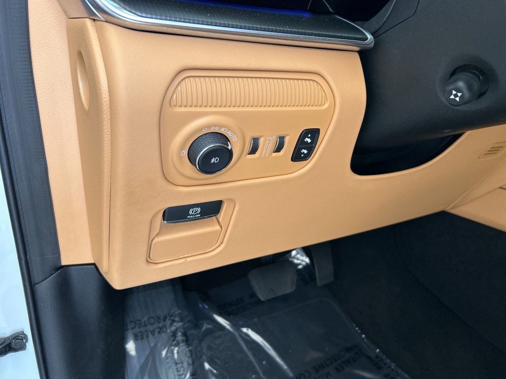 Used 2025 White Jeep Series III image 65
