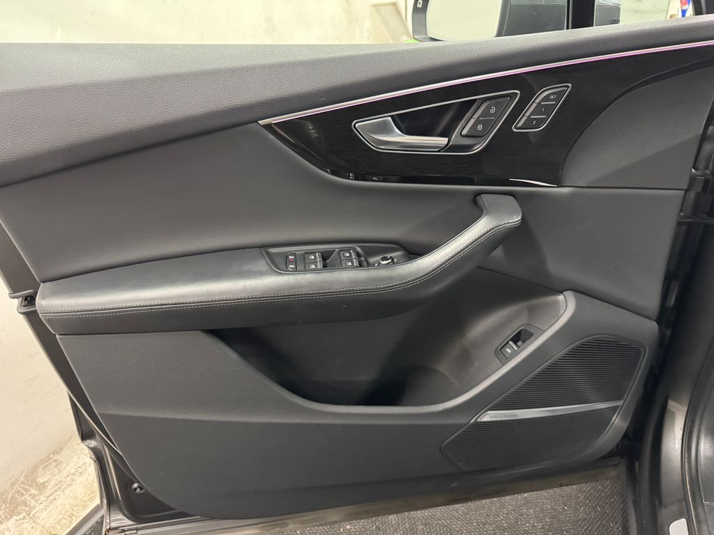 2021 Audi Q7 55 Prestige