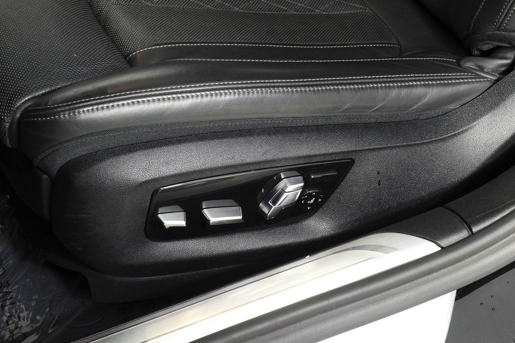 Thumbnail: 2021 BMW 7 Series - 22