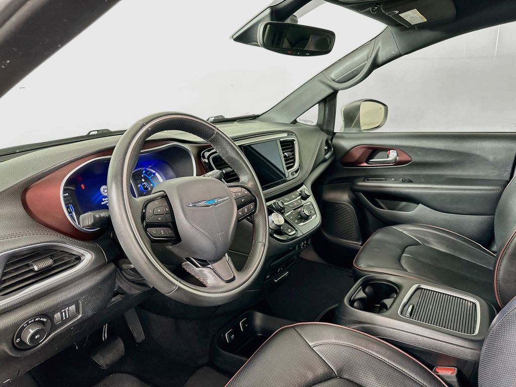 Thumbnail: 2020 Chrysler Pacifica - 9