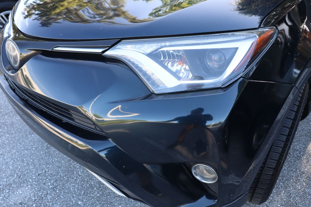 Thumbnail: 2017 Toyota RAV4 - 3