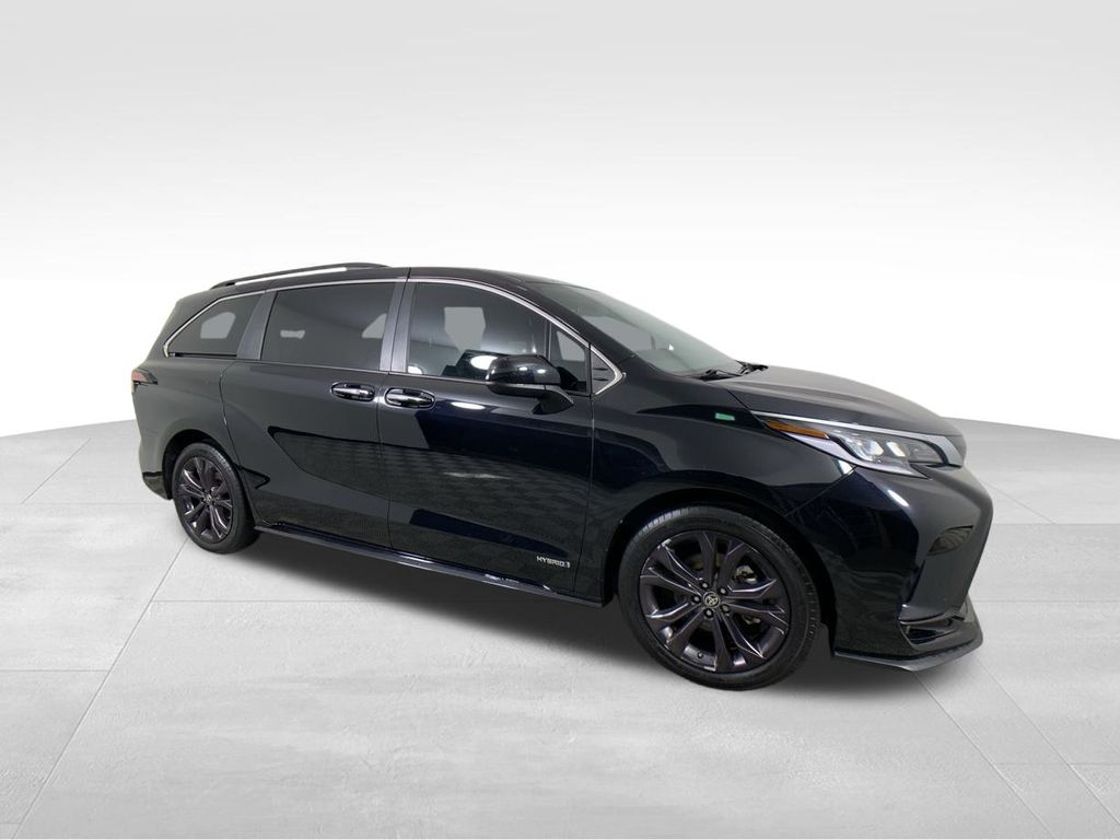 2021 Toyota Sienna XSE 8